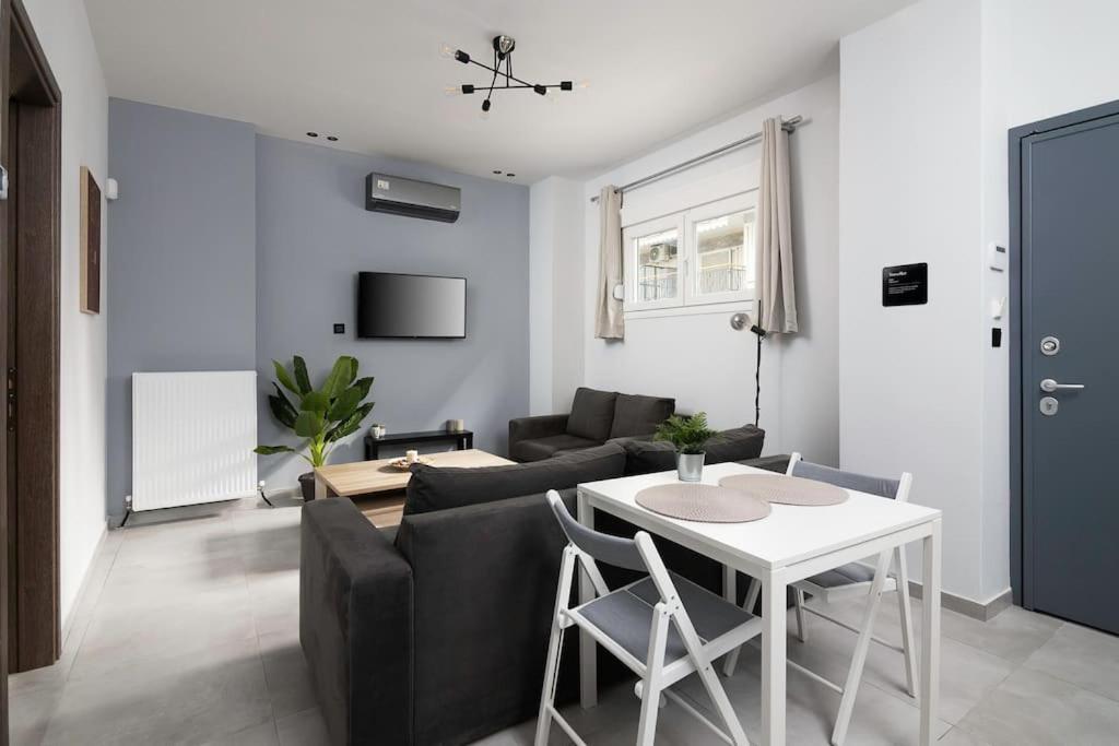 Modern & Comfy Apartment Salonicco Esterno foto